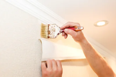 Pose de papier peint à Chevrier — revêtements muraux et toiles de verre